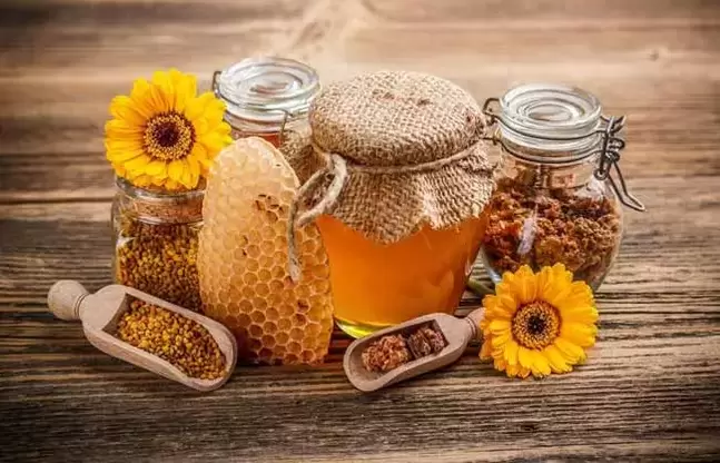 Honey is a healthy and tasty medicine that can increase male potency.